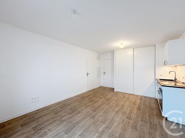 Appartement Studio à louer - 1 pièce - 27.3 m2 - REIMS - 51 - CHAMPAGNE-ARDENNE - Century 21 Martinot Immobilier