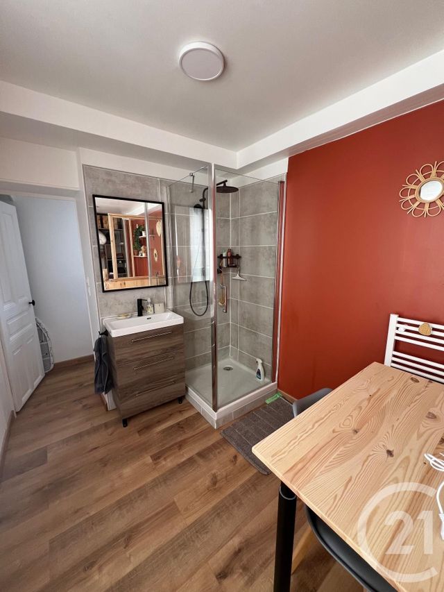 Appartement T2 à louer - 2 pièces - 29.46 m2 - REIMS - 51 - CHAMPAGNE-ARDENNE - Century 21 Martinot Immobilier