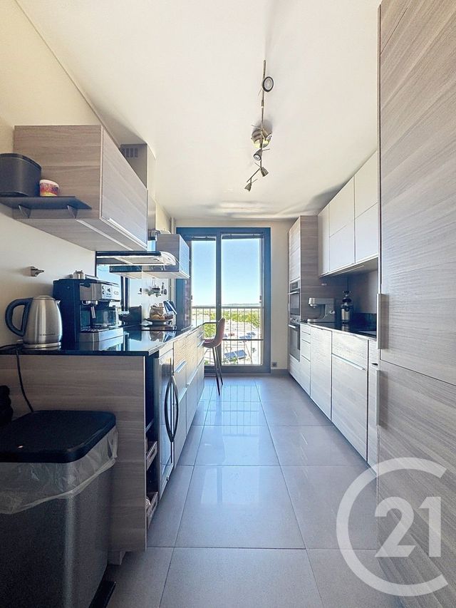 Appartement T4 à vendre - 4 pièces - 79.64 m2 - REIMS - 51 - CHAMPAGNE-ARDENNE - Century 21 Martinot Immobilier