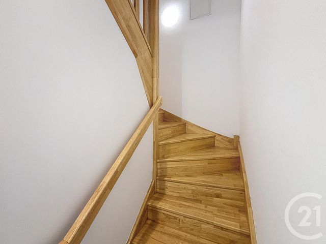 Appartement Duplex à louer - 3 pièces - 71.5 m2 - REIMS - 51 - CHAMPAGNE-ARDENNE - Century 21 Martinot Immobilier