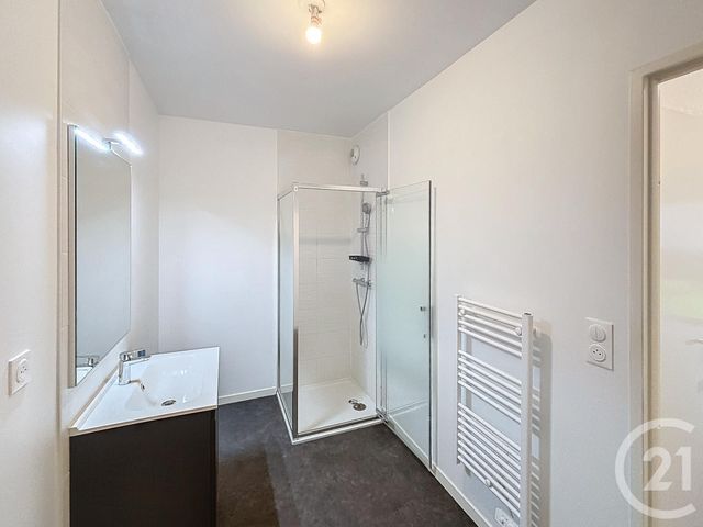 Appartement Duplex à louer - 3 pièces - 71.5 m2 - REIMS - 51 - CHAMPAGNE-ARDENNE - Century 21 Martinot Immobilier