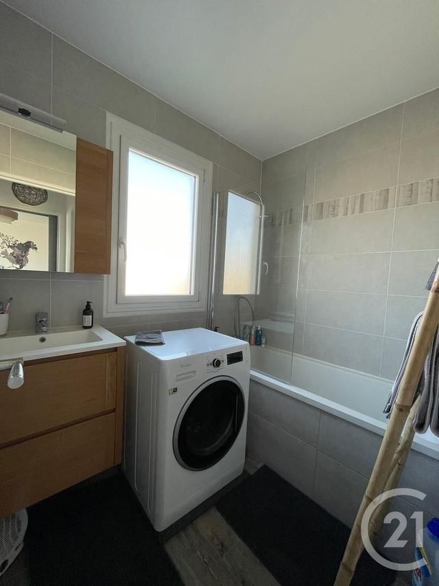 Appartement F3 à louer - 3 pièces - 56.35 m2 - REIMS - 51 - CHAMPAGNE-ARDENNE - Century 21 Martinot Immobilier