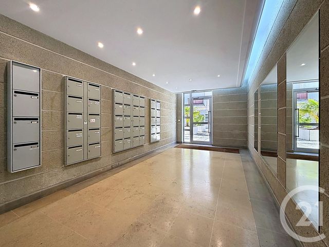 Appartement T2 à vendre - 2 pièces - 44.0 m2 - REIMS - 51 - CHAMPAGNE-ARDENNE - Century 21 Martinot Immobilier