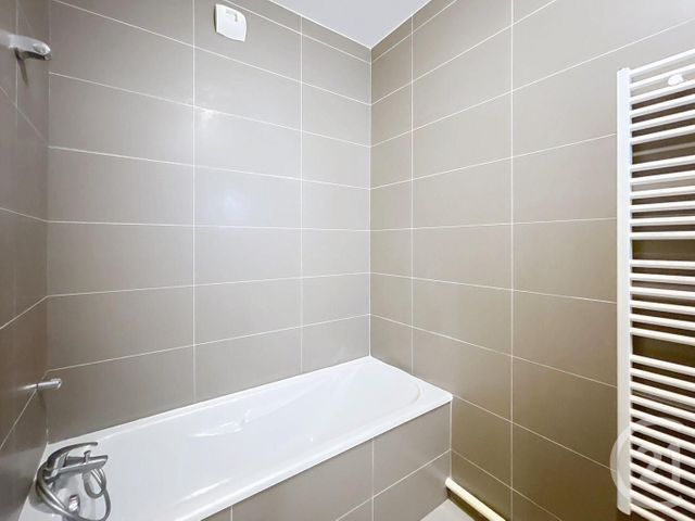 Appartement T3 à louer - 3 pièces - 73.06 m2 - BEZANNES - 51 - CHAMPAGNE-ARDENNE - Century 21 Martinot Immobilier
