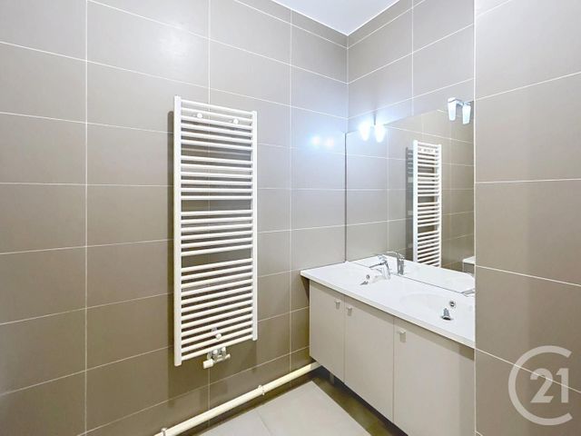 Appartement T3 à louer - 3 pièces - 73.06 m2 - BEZANNES - 51 - CHAMPAGNE-ARDENNE - Century 21 Martinot Immobilier