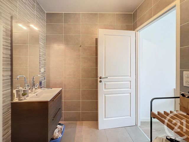 Appartement T2 à louer - 2 pièces - 38.19 m2 - REIMS - 51 - CHAMPAGNE-ARDENNE - Century 21 Martinot Immobilier