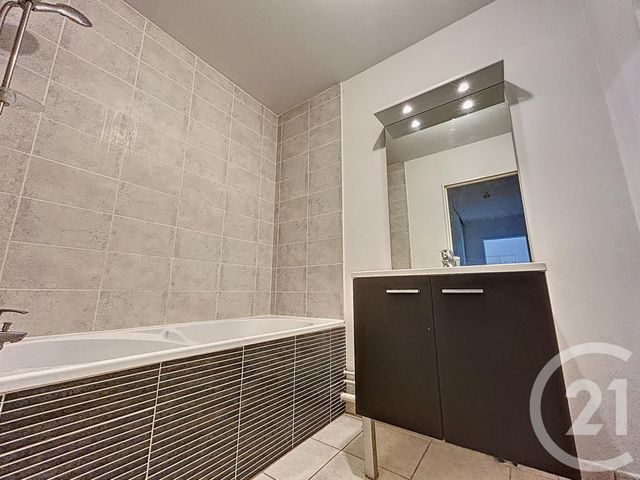 Appartement F3 à louer - 3 pièces - 63.79 m2 - REIMS - 51 - CHAMPAGNE-ARDENNE - Century 21 Martinot Immobilier