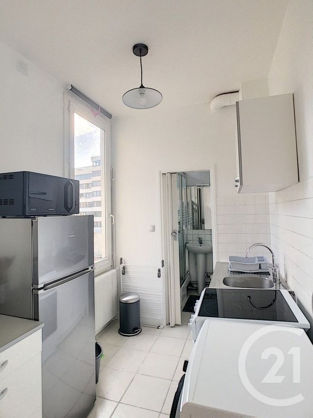 Appartement T2 à louer - 2 pièces - 35.8 m2 - REIMS - 51 - CHAMPAGNE-ARDENNE - Century 21 Martinot Immobilier