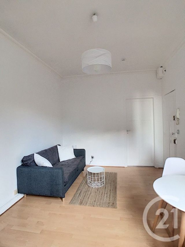 Appartement T2 à louer - 2 pièces - 35.8 m2 - REIMS - 51 - CHAMPAGNE-ARDENNE - Century 21 Martinot Immobilier