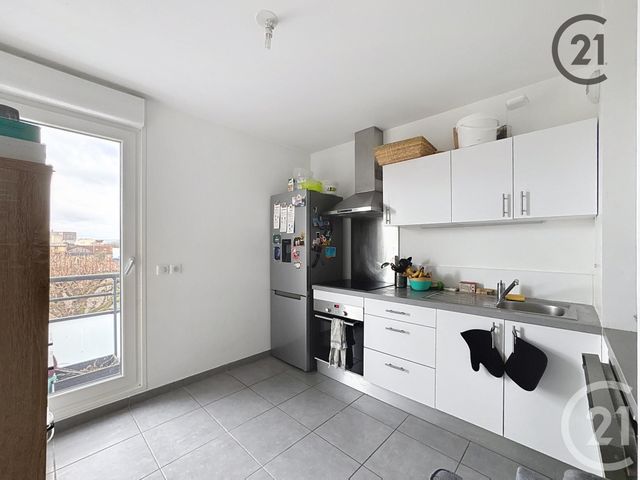 Appartement T3 à louer - 3 pièces - 65.47 m2 - REIMS - 51 - CHAMPAGNE-ARDENNE - Century 21 Martinot Immobilier