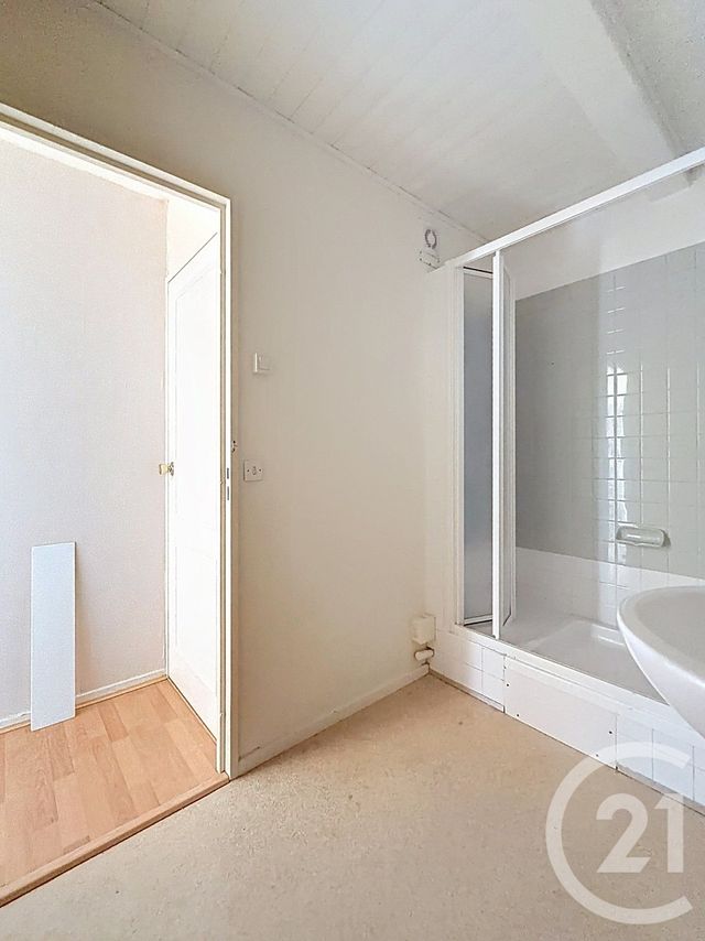 Appartement T3 à vendre - 3 pièces - 54.21 m2 - REIMS - 51 - CHAMPAGNE-ARDENNE - Century 21 Martinot Immobilier