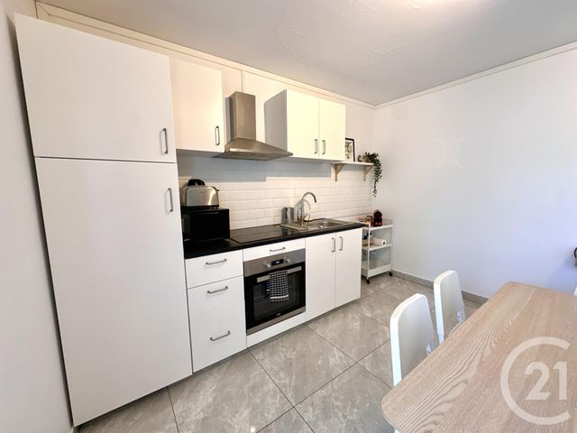 Appartement F4 à vendre - 4 pièces - 64.68 m2 - REIMS - 51 - CHAMPAGNE-ARDENNE - Century 21 Martinot Immobilier