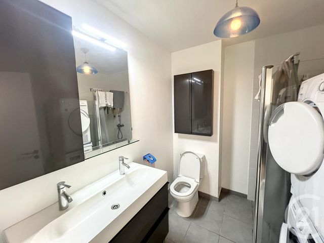Appartement T2 à louer - 2 pièces - 50.0 m2 - REIMS - 51 - CHAMPAGNE-ARDENNE - Century 21 Martinot Immobilier