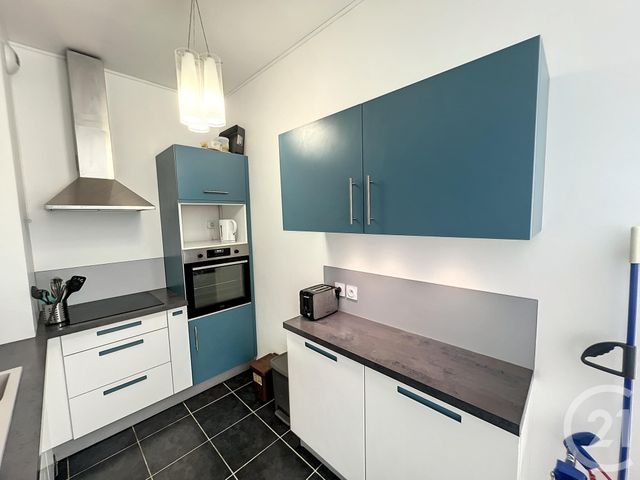 Appartement T2 à louer - 2 pièces - 50.0 m2 - REIMS - 51 - CHAMPAGNE-ARDENNE - Century 21 Martinot Immobilier